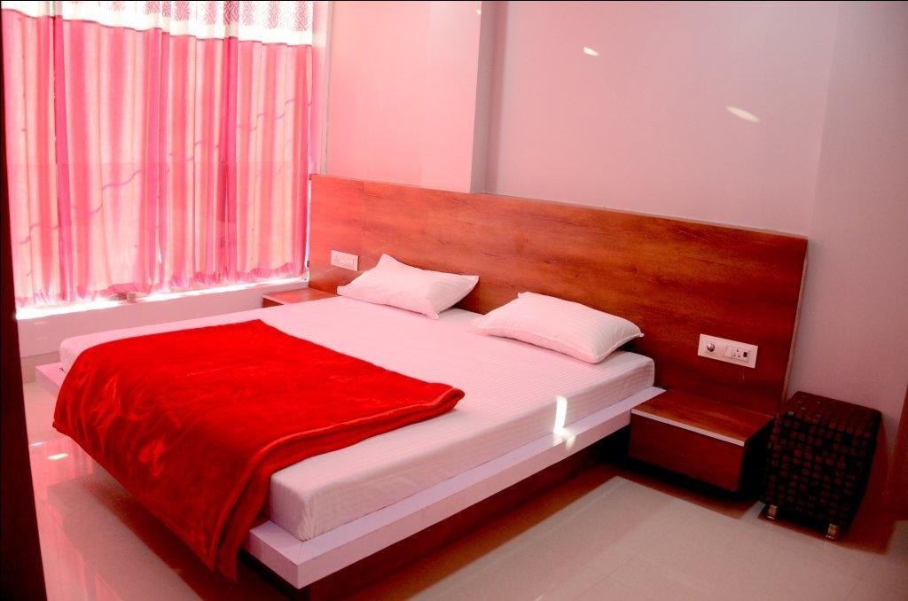 Hotel Tathastu Ujjain Buitenkant foto